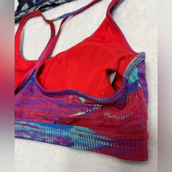 Reebok women’s size medium multicolored pull-on sports bras - Picture 8 of 10
